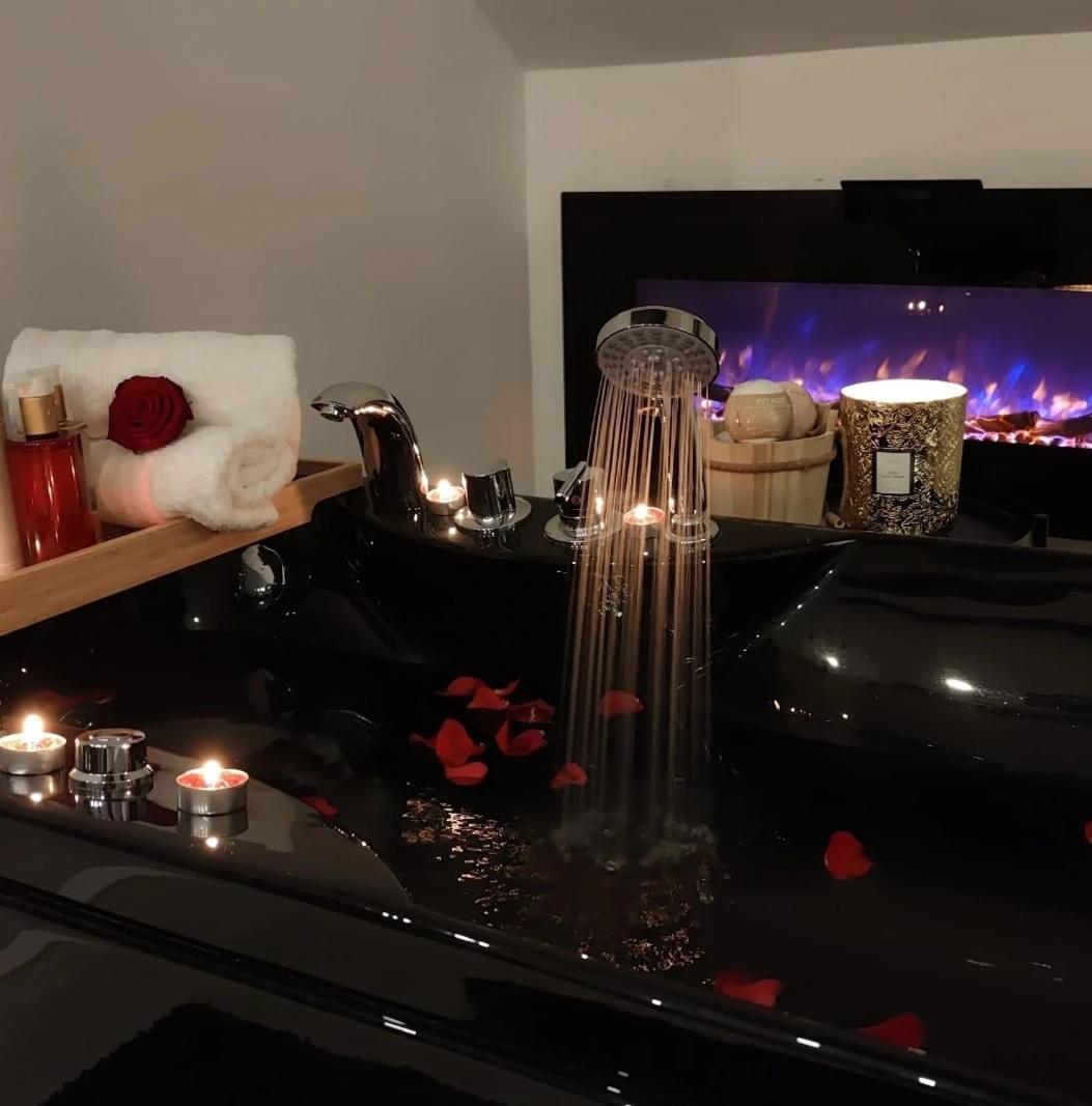 Logement Romantique Et Cosy Charleroi Eksteriør billede